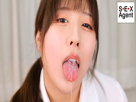 顔で抜く！！顔面ドアップガン見手コキ　サンプル画像04